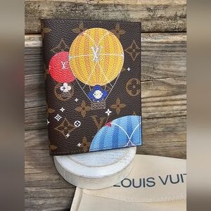 Vivi Passport Holder/Wallet With Dustbag